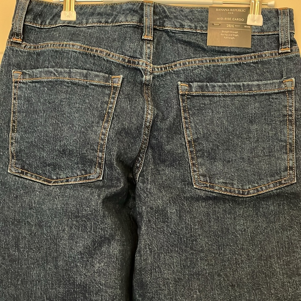 Banana Republic Mid-Rise Dark Wash Straight Cargo Jeans/NWT/28 Petite - Picture 4 of 13